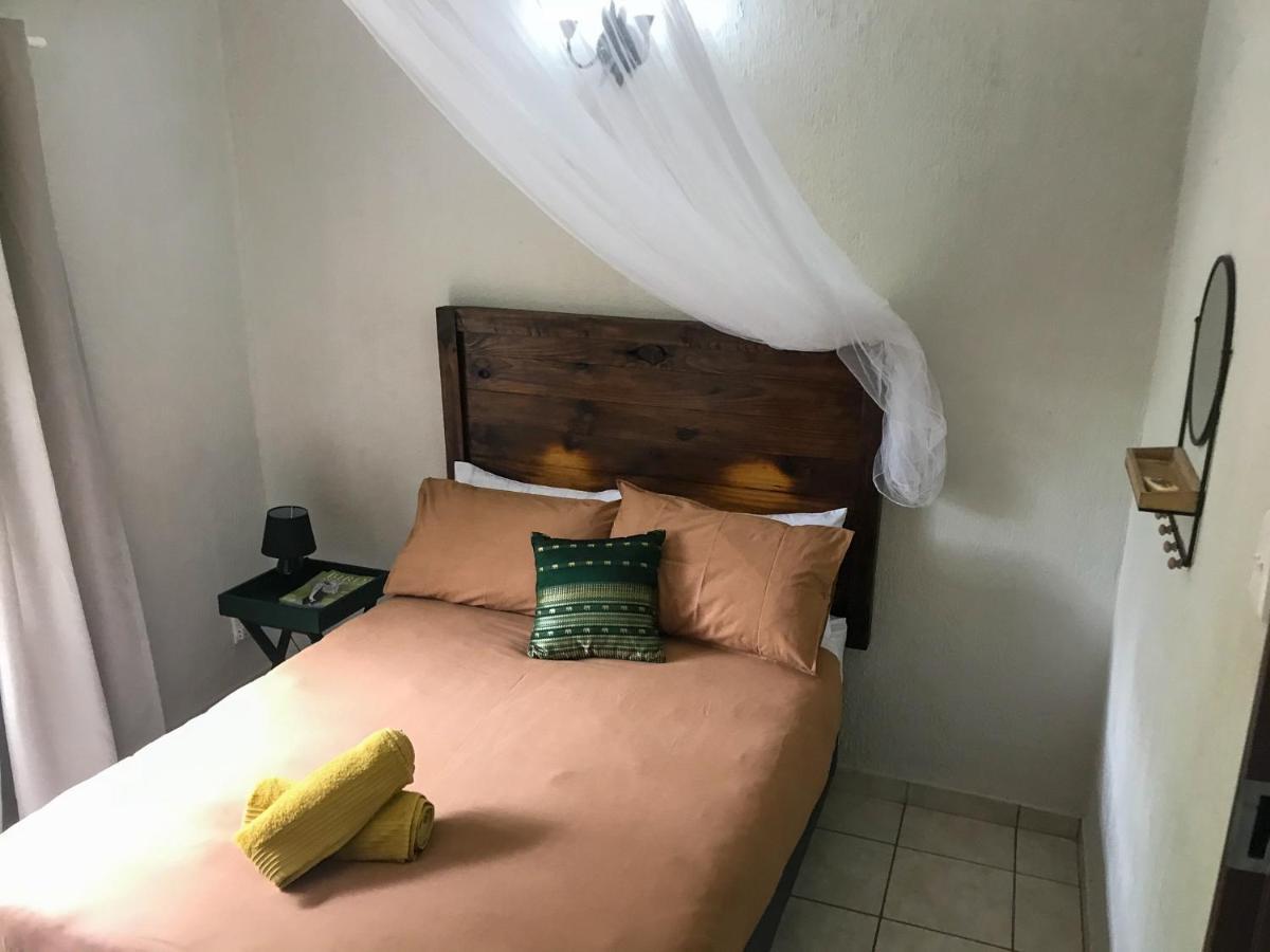 Hello Kruger Hideaway Cottage & Skilpad Studio Marloth Park Exterior photo