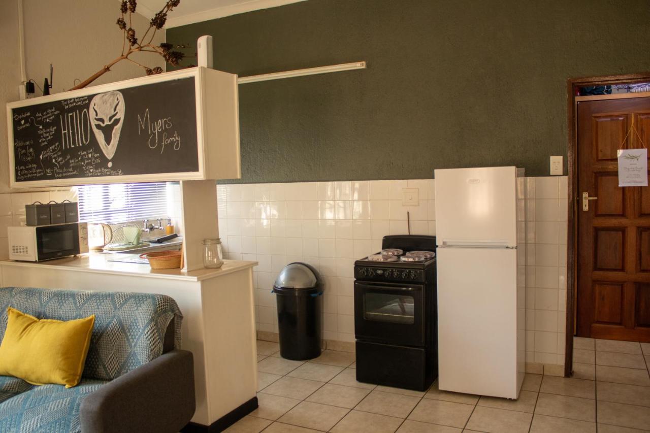 Hello Kruger Hideaway Cottage & Skilpad Studio Marloth Park Exterior photo